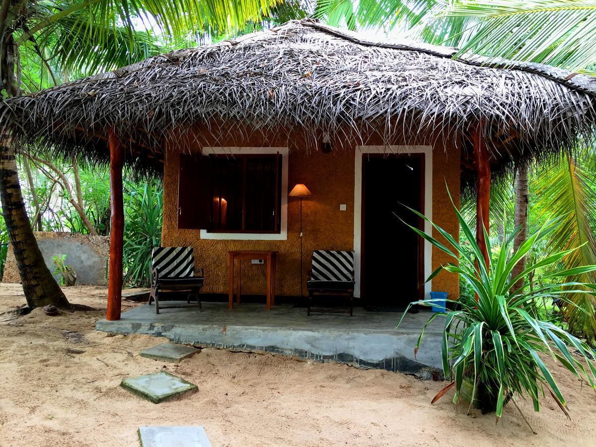 Shehani Beach Bungalow Тангале Екстериор снимка
