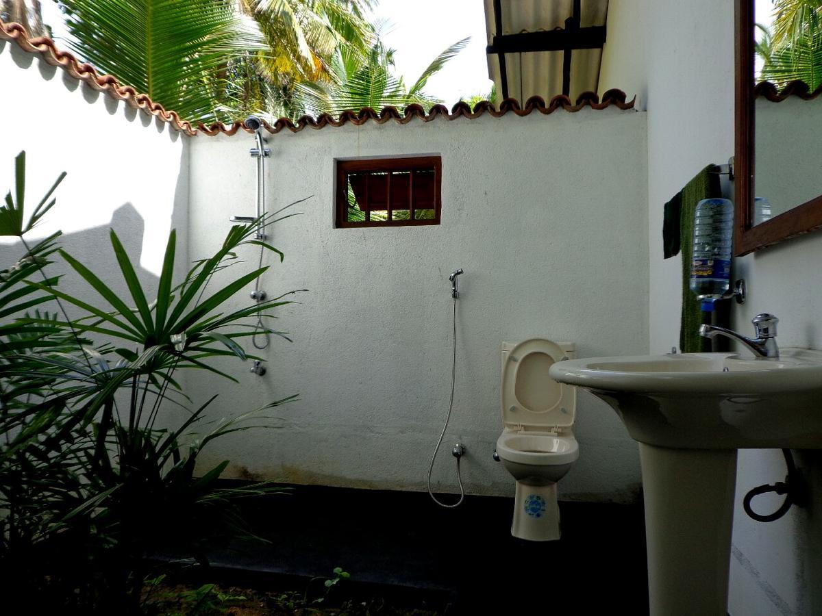 Shehani Beach Bungalow Тангале Екстериор снимка